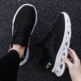 Wholesale 2021 Top Quality Running Shoes Men Womens Sports Super Light Breathable Triple White Blue Outdoor Sneakers EUR 39-44 WY02-H917