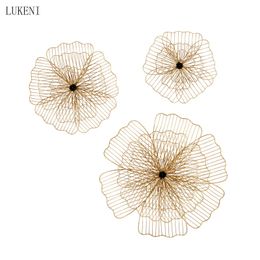 Chinese Light Luxury Wrought Iron Decorations Living Room Bedroom Decoration Personality Creative Wall Hanging 210414