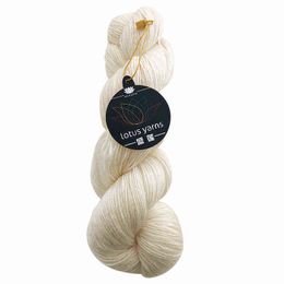 1PC 100g Hank 100% Merino Wool Yarn Lace Weight Hand knitting Crochet Soft Yarn Undyed Natural White 1ply Y211129