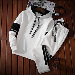 Tracksuit Men Sets Autumn Spring Hooded Sweatshirt Outfit Sportswear Male Suit Pullover Hoodies Two Piece Set Size S-3XL 210813
