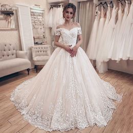 Vintage Lace Ball Gown Wedding Dresses Short Sleeves Off the Shouler Appliqued Court Train Lace-up Tulle Bridal Gowns