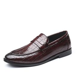 Mens luxurys designer Leather Brown Business Dress Shoes for Men Quality Hand Painted Slip On Male Footwear