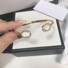 Letter Designer Bracelet Bangle Retro Fashion Product Woman Bracelets Gold Plated Brass Charm Jewelry Supply