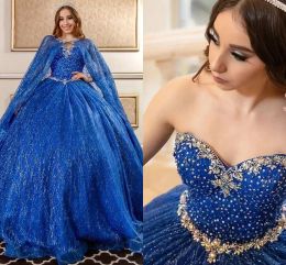 Blue Quinceanera Royal Dresses With Cape Sparkly paljetter Kristaller pärlstav älskling hals linje skräddarsydd söt 16 prom prinsess boll klänning vestidos