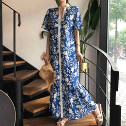 Fashion Simple Holiday Temperament Printing Stand-up Collar Loose Single-breasted Short-sleeved Robe Dress16F1262 210510