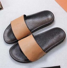136w latest high quality men Design women Flip flops Slippers Fashion Leather slides sandals Ladies Casual shoes
