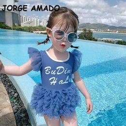 夏のティーンエイジャー女の子の水着1-PCセット文字TUTUオープンバック水着子供かわいいスタイルの服E4007 210610
