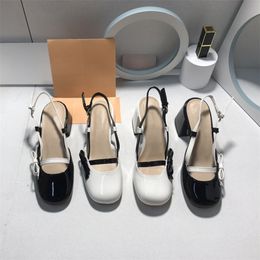 Tasarımcı Lüks Bayan Sandalet Yüksek Topuklu Kampüs Öğrenci Slayt Klasik Kauçuk Deri Düz Platform Sandalet Ayakkabı Çizmeler Heatshoes 35-40