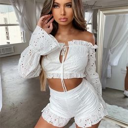 Off Shoulder Women Crop Top Elegant Lace Up Hollow Out Long Sleeves Shirt Blouse Pullover Ladies Casual Lace Tee Tops Plus Size X0521