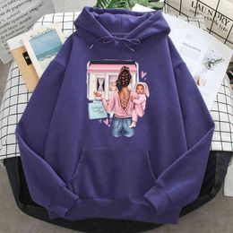 Pink Baby And Sexy Mother Prints Hoody For Man Crewneck Fashion Pullovers Graphic Sweatshirts Harajuku Vintage Men Streetwear H1227