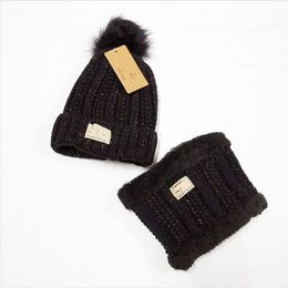 Stock maglia maglia matrimoni maschere sciarpa set berretti con valvola in lana invernale pompon casual cappello set di cappelli da partito