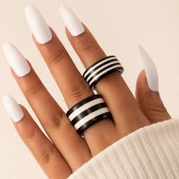 2pcs/sets INS Trendy Black White Stripes Joint Ring Sets for Women Grils Charms Acrylic Resin Jewellery