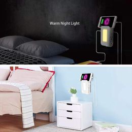 2022 lampes de sortie Lumières de nuit LED lumière avec 4 sockets AC 2 ports de charge USB ports de charge mural adaptateur Lampe de capteur pour la chambre à coucher Allumage