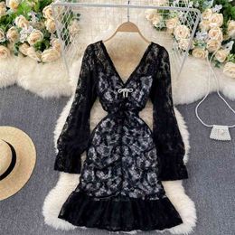 Style Temperament Fashion Sexy Deep V Big Open Back Mini Vestidos Gauze Bubble Sleeve Pleated Slim Bag Hip Dress C183 210507