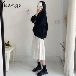 Plus Size Women Sets Autumn Basic Black White Tracksuit Long Sleeve Pullover Sweatshirt And Pleated Skirt Casual Daily 2PCs Suit 210619