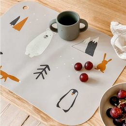 Baby Feeding Placemat BPA Free Children Non-slip Tableware Food Grade Silicone Feeding Mat Babies Supplies for Kids Accessories 211027