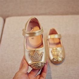 Spring & Autumn Girls Shoes Princess Sequin Crystal Crown Shoes PU Leather Low Heel Student Shiny Dance Shoes For Girls Children 210713