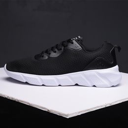 2021 Arrival Top Quality Running Shoes Sport For Mens Womens Super Light Breathable Mesh Tennis Outdoor Sneakers Big SIZE 39-47 Y-W705