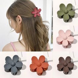 Fashion Big Blue Flower Plastic Hair Claws Pink Acrylic Clamps Hairdressing Tool Hair Accessories for Women party