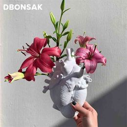 Nordic Simulation Anatomical Heart Shape Flower Vase Heartbeat Resin Flower Pot Art Vases Sculpture Desktop Plant Pot Home Decor 210922