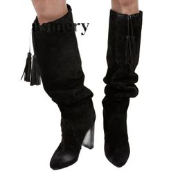 Сапоги осенние зимняя мода заостренная квадратная квадратная каблука черная и коричневая кулон с бахромой с плиссированной дизайн колен