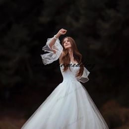 2021 Strapless Dubai Women Wedding Dresses White Tulle Bridal Wedding Gowns Robe De Mariee