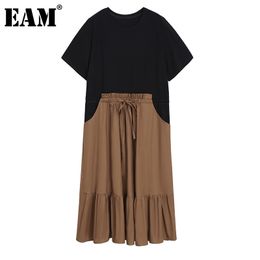 [EAM] Women Brown Ruffle Sashes Pleated Dress Round Neck Short Sleeve Loose Fit Fashion Spring Summer 1DD8149 210512