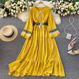 Spring Ethnic Print Vestidos Women's Lace V-neck Flared Sleeves Loose Thin Temperament Fashion Midi Dress C667 210506