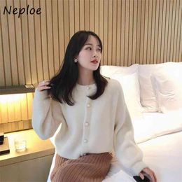 Fashion Chic Pearl Button Jacket Women Autumn Ladies Sweater Round Neck Long Sleeve Single Breasted Cardigan 210422