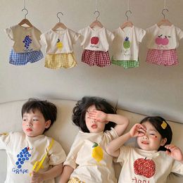 Summer New Toddler Baby Boy Cotton Cartoon Fruit Pattern Children's Tops + Kid Girl Casual Plaid Shorts 2pcs Clothes Set 210413