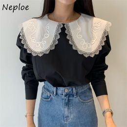 Elegant Lace Patchwork Hook Flower Blouse Women Turn Down Collar Puff Long Sleeve Blusas Spring Backless Shirt Femme 210422