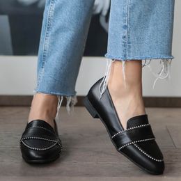 Mio Gusto Marke Robin, Schwarz / Tan / Hautfarben, 2cm Low-Heel, feine Qualität Komfortable Casual Damen Loafer Schuhe