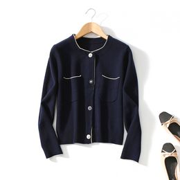 2021 Autumn Winter Long Sleeve Round Neck Black / Blue Color Woolen Knitted Panelled Pockets Single-Breasted Cardigan Sweater Fashion Sweaters Coats 21S12ZK1533