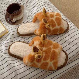 New Winter Warm Women Cotton Shoes Cartoon Giraffe Female Home Slippers Fuzzy Indoor Flat Girly Slides Soft Thick Bottom Shoes H1115