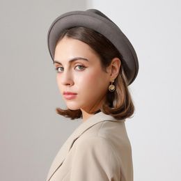 Berets X4026 Adult Wool Fedora Hats Neutral Fashion Feather Top Hat Caps Female Retro Jazz Adjustable Size Women