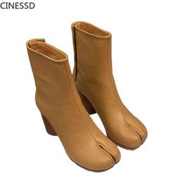 Boot Women Cow Leather / Sheepskin Split Toe Ankle Ninja Tabi Boots Mm6 Fastener Closure Type Round High Heels Genuine Shoes 220310