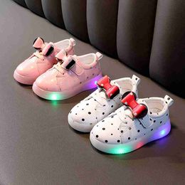 2021 New Led Luminous Pink Kids Shoes for Girls Light Children Luminous Baby Sneakers Sport Baby Boy Girl Led Light Shoes Bow G1025