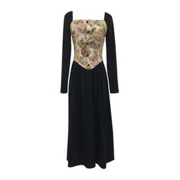 Long-sleeved Dress Black Floral Embroidery Mid Calf A-line Elegant Chic D2134 210514