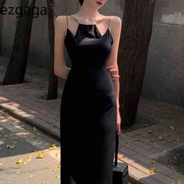 Ezgaga Sexy Spaghetti Strap Vintage Women Dress Summer New Black French Style Solid Split Ladies Elegant High Waist Party Dress 210430