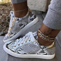 Women Snake Printing Pu Leather Vulcanised Shoes Lace Up Female Sneakers Fashion 2020 Platform Woman Walking Footwear Y0907