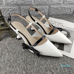 Luxury Designer Women's High Heel Sandals Fashion Leather Rubber Bow Metal Buckle Pointed Toe Thin Strap Flat Shoes Wedding Party Heatshoes