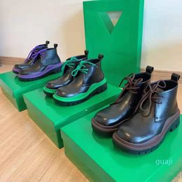 Stivaletti con lacci firmati Abito casual in pelle scamosciata da donna Scarpe piatte da cowgirl Tacchi con plateau autunno inverno neri