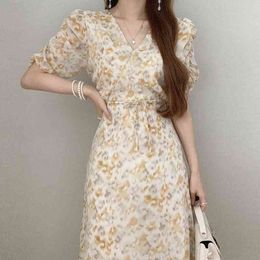 South Korean chic summer temperament elegant V-neck Colour design tie waist bubble sleeves in the long dress girl 210522