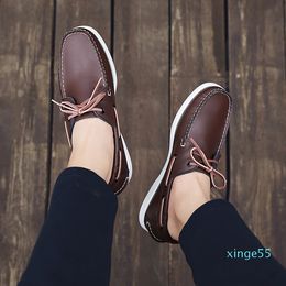 Мужские повседневные подлинные замшевые кожаные док -сиды классические лодочные туфли обувь для обуви унисекс ручной работы высокое качество