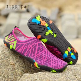 Summer Shoes Men Breathable Aqua Shoes Women Rubber Sneakers Adult Beach Slippers Upstream Shoes Swimming Sandals Diving Socks X0728