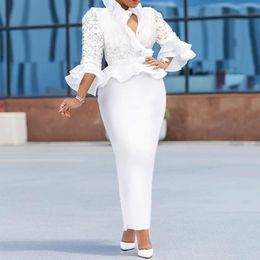 2022 плюс размер белые африканские кружевные платья Повседневные платья Элегантные кружевные PTACHWORK ROUBLE Белое длинное платье BodyCon Африканский стиль Sexy V шеи Maxi халат плюс размер женщин вечером