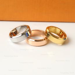 High-quality Designer Ring Stainless Steel Lover Rings Fashion Jewelry Wedding Luxurious Simple Men Rings and Ladies Gifts