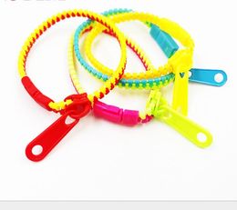 2021 dark zipper Bracelet unisex zip bangle night light wristband stress relief anxiety needs fidget toys party bar gift for kids adult