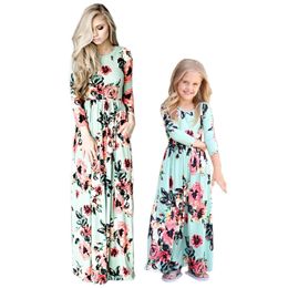 4 Colour Mother daughter dresses Casual Short sleeve mommy and me Floral Print family matching clothes saias mama 210417