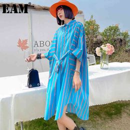 [EAM] Women Blue Big Size Striped Sashes Casual Dress Lapel Half Sleeve Loose Fit Fashion Spring Summer 1DD8271 210512
